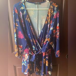 Slinky faux wrap plus 3x top floral